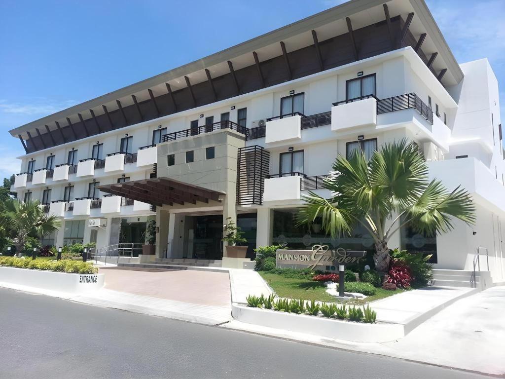 Mansion Garden Hotel Olongapo Exterior photo