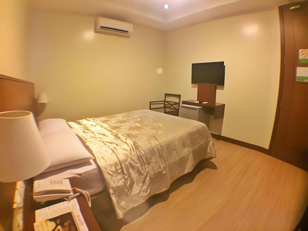 Mansion Garden Hotel Olongapo Exterior photo