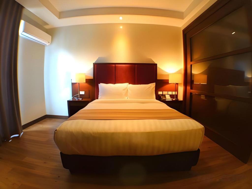 Mansion Garden Hotel Olongapo Exterior photo
