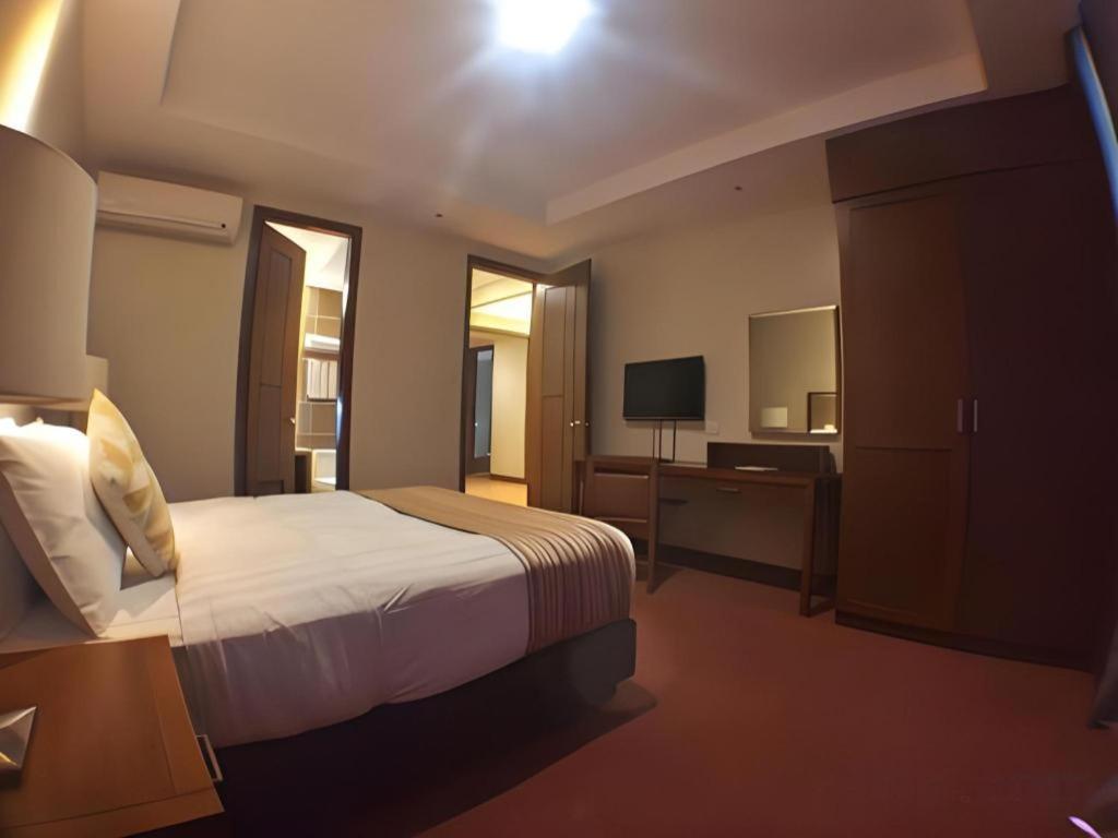 Mansion Garden Hotel Olongapo Exterior photo